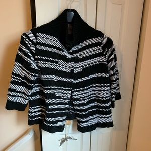 Chico’s Sz 0 black white abstract stripe cardigan